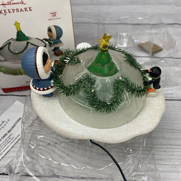 Hallmark Keepsake Table Ornament Dome for the Holidays Frosty Friends 2015 Magic - Picture 3 of 5